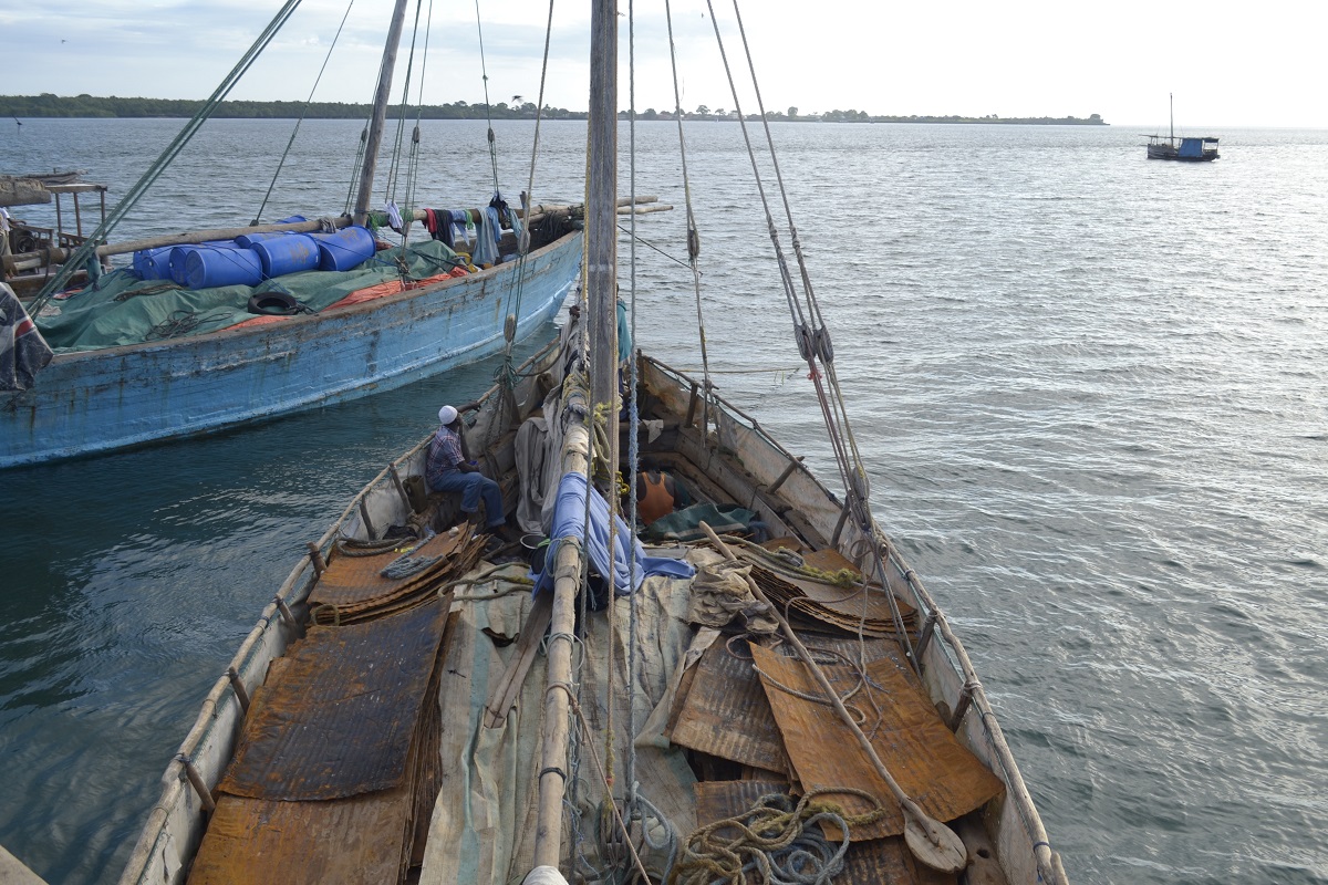 Fishing Vessels at the Kenyan Coast  (www.lifeinmombasa.com) 